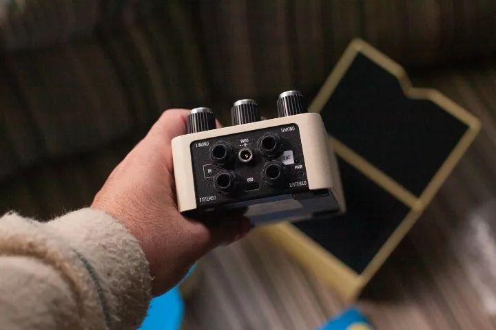 Universal Audio Uafx Pedals Astra Modulation Machine