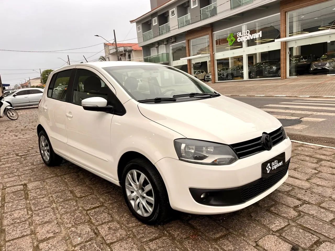 Volkswagen Fox 1.0 MI Total Flex 8V 5P 2011