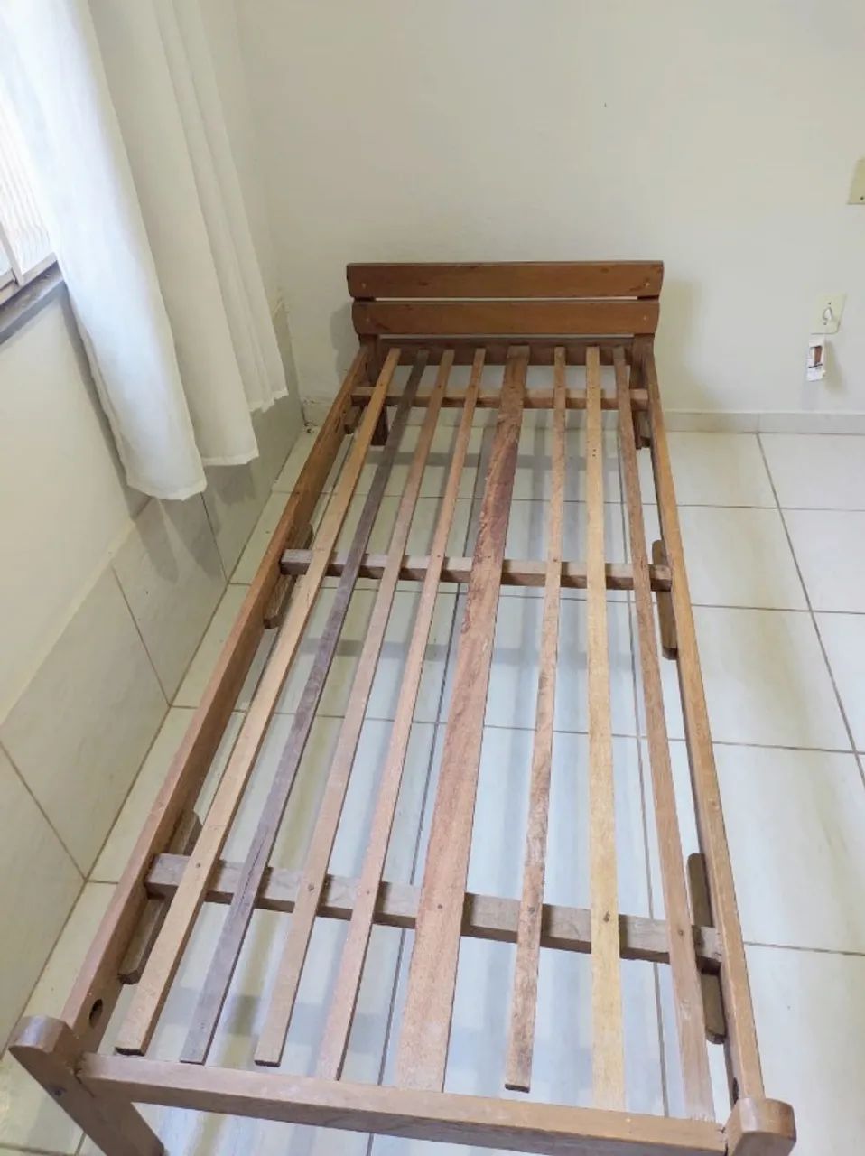 Cama de madeira + colchão - Foto 2