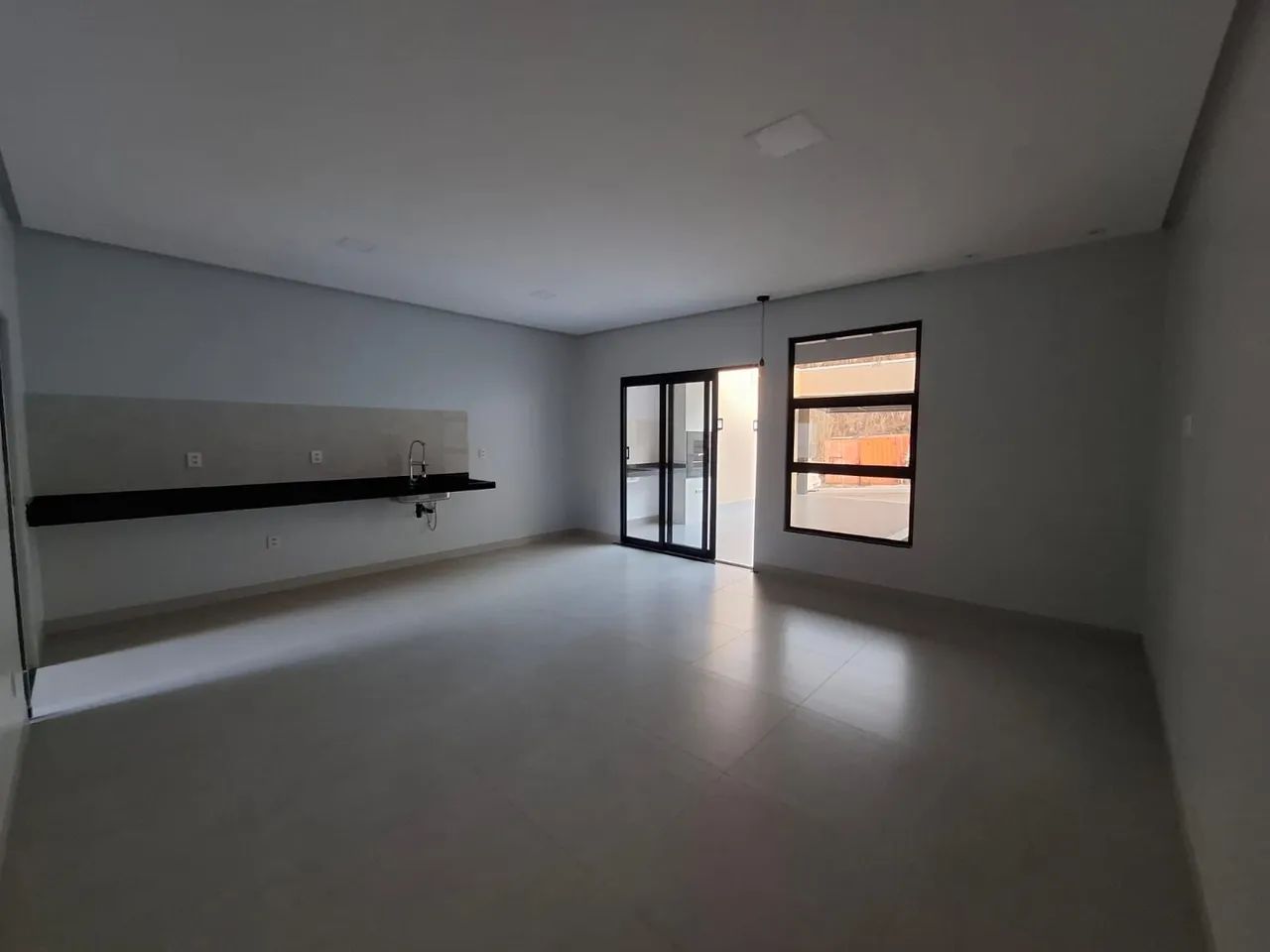 CASA COM PISCINA À VENDA - BAIRRO PARAÍSO - Foto 3