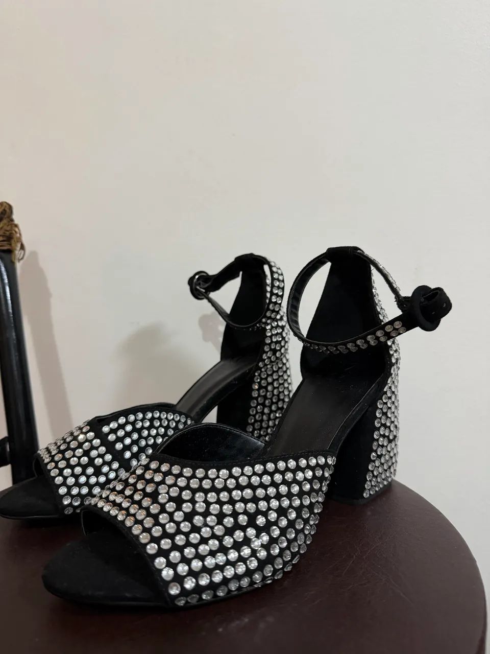 sandália werner preta com strass 37 - Foto 5
