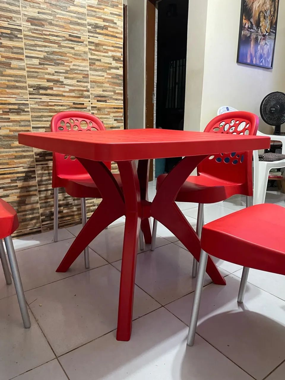 Mesa seminova com 4 cadeiras - Foto 4