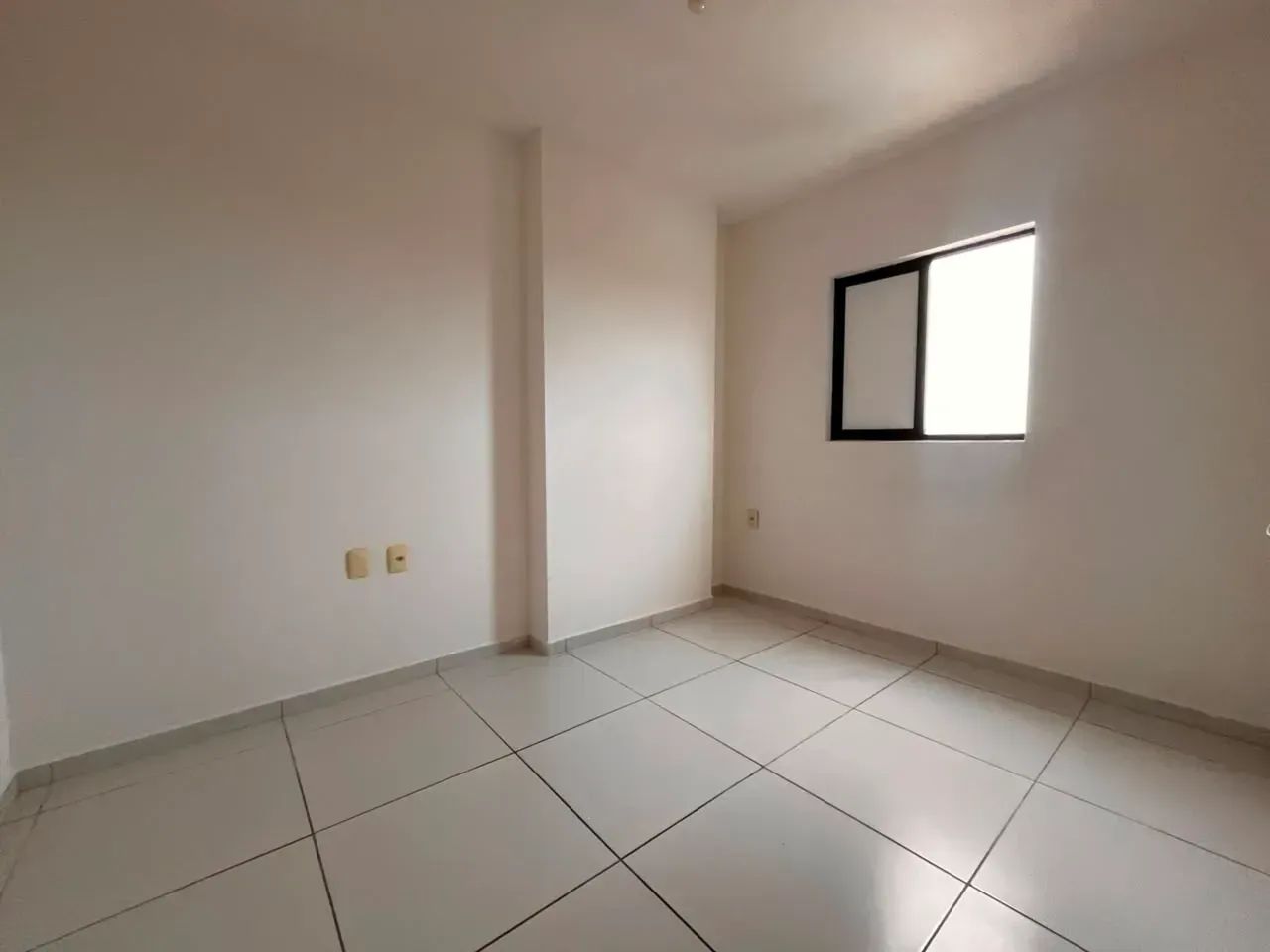 3 QUARTOS NO FAROL COM VARANDA - Foto 3