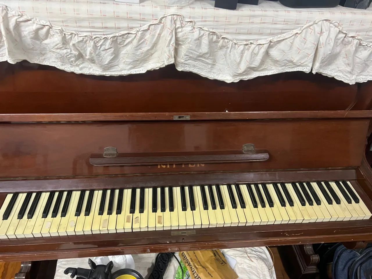 Piano Alemão 1800 Vertical 