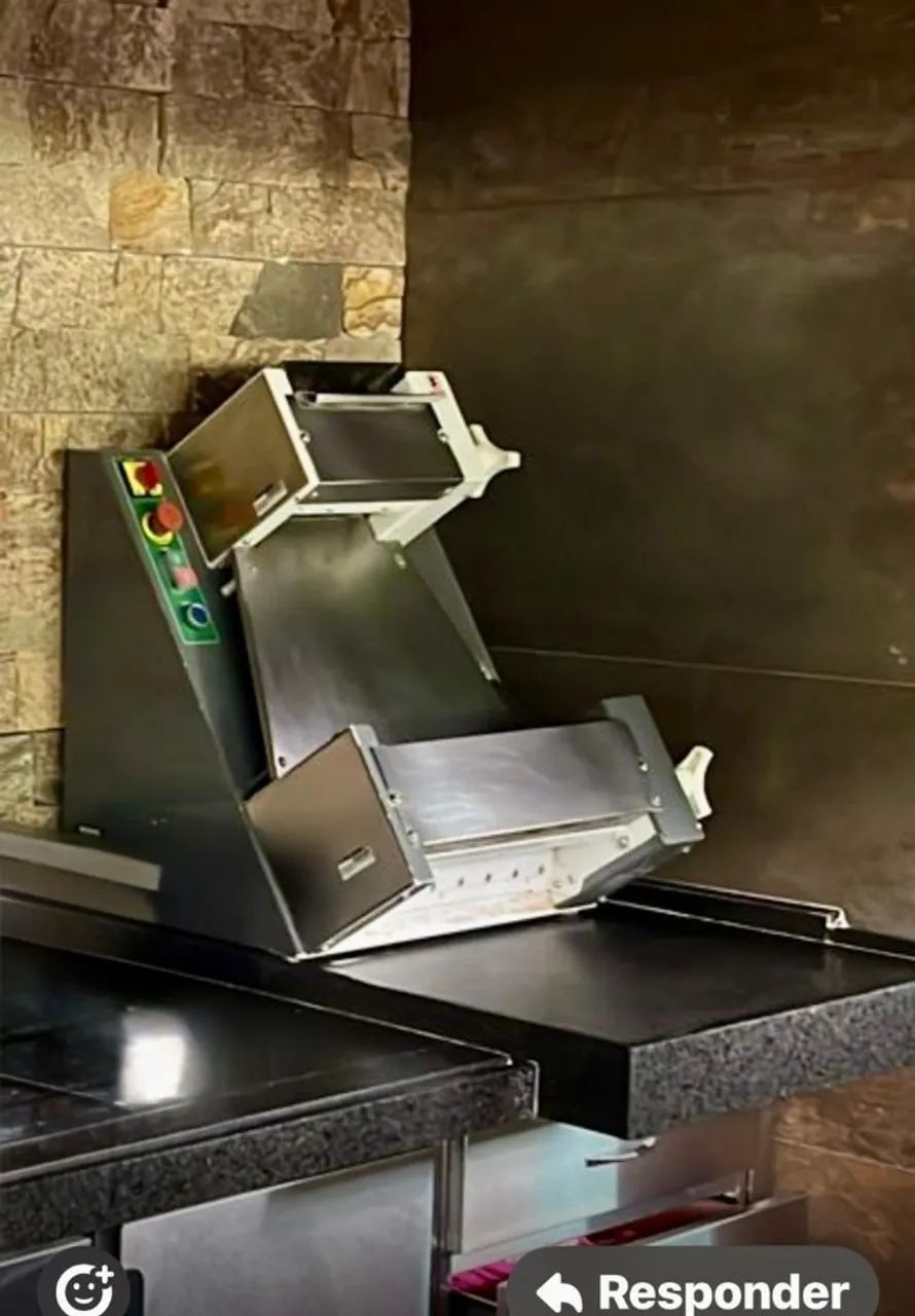 Modeladora de Massa Industrial - Padaria, Pizzaria e Restaurante