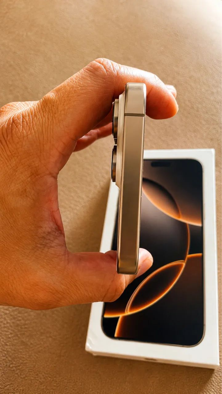 iPhone 16 Pro Max - Desert Titanium | 256 GB - Foto 3