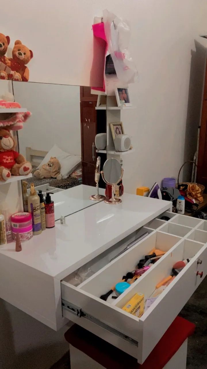 Penteadeira 100% MDF sofisticada e elegante