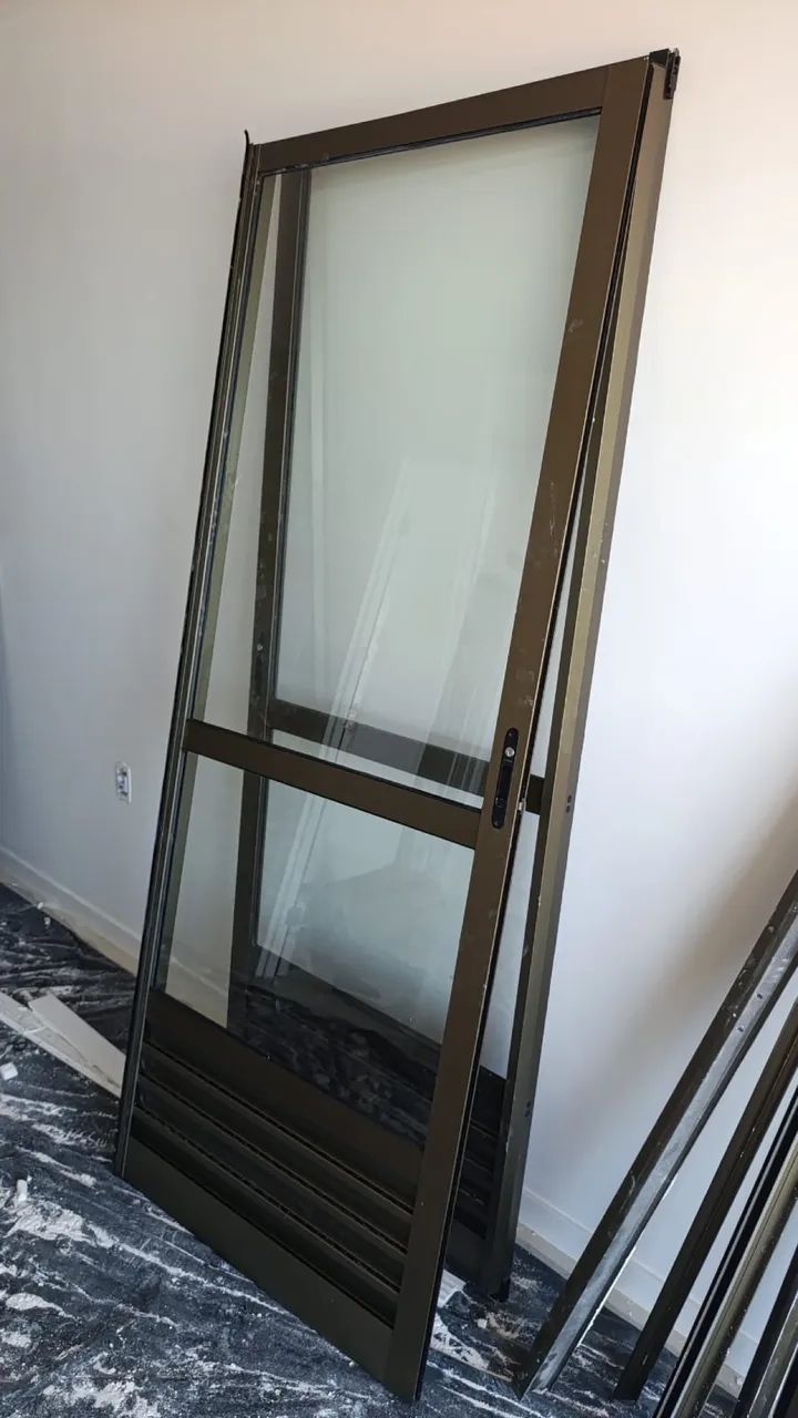 VENDO PORTA 