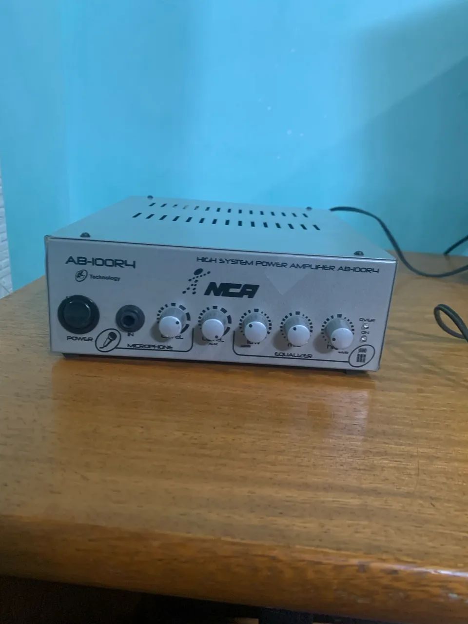 Amplificador AB-100R4