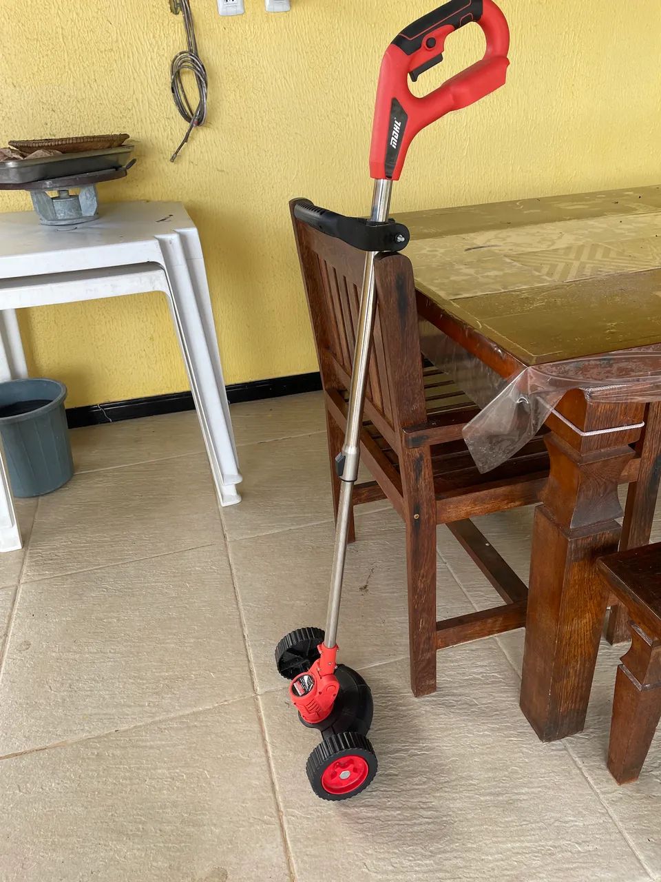 ROÇADEIRA DE JARDIM A BATERIA - Foto 2