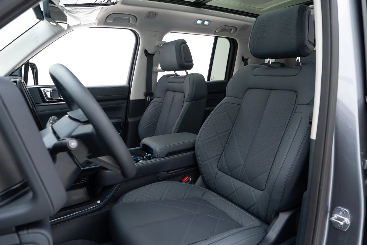 Denza B5 SUV híbrido plug-in, foto 14 de 18