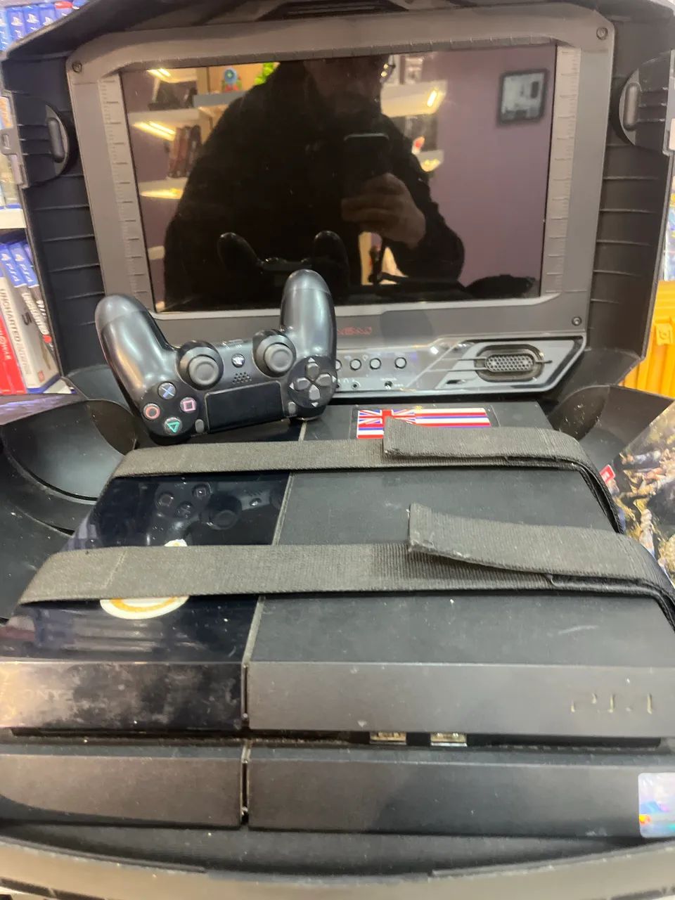 Ps4 com maleta  com dois controle e 7 jogos  - Foto 3