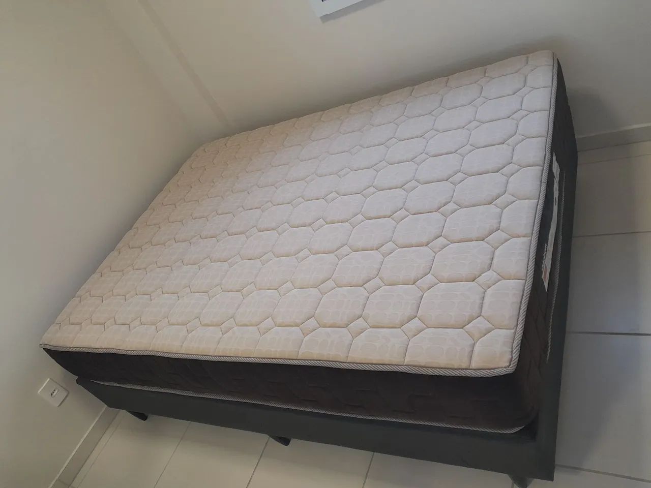 Cama e Box de casal Ortobom em Areias