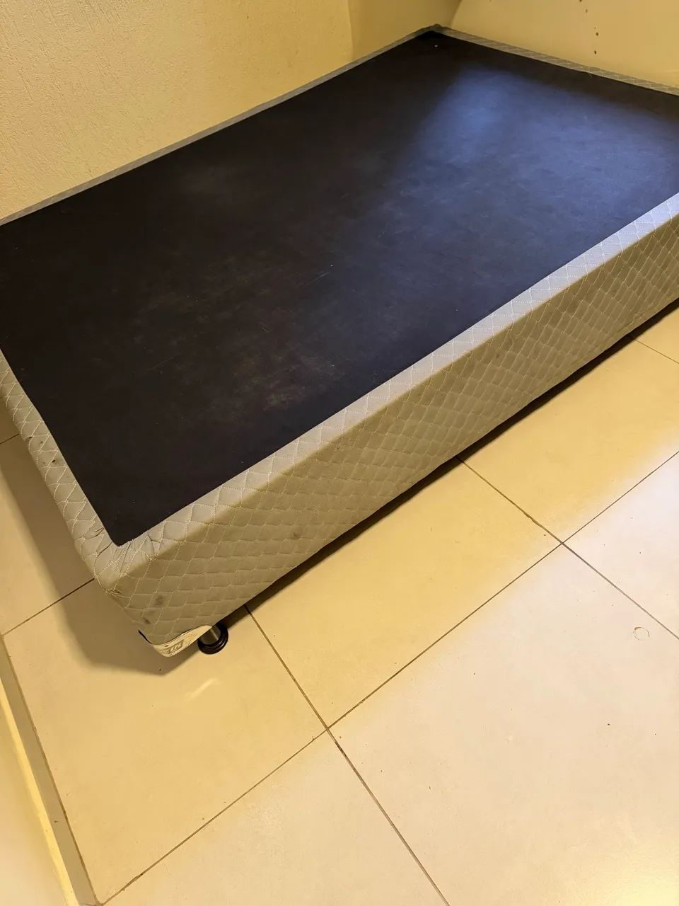 Box com colchão casal 