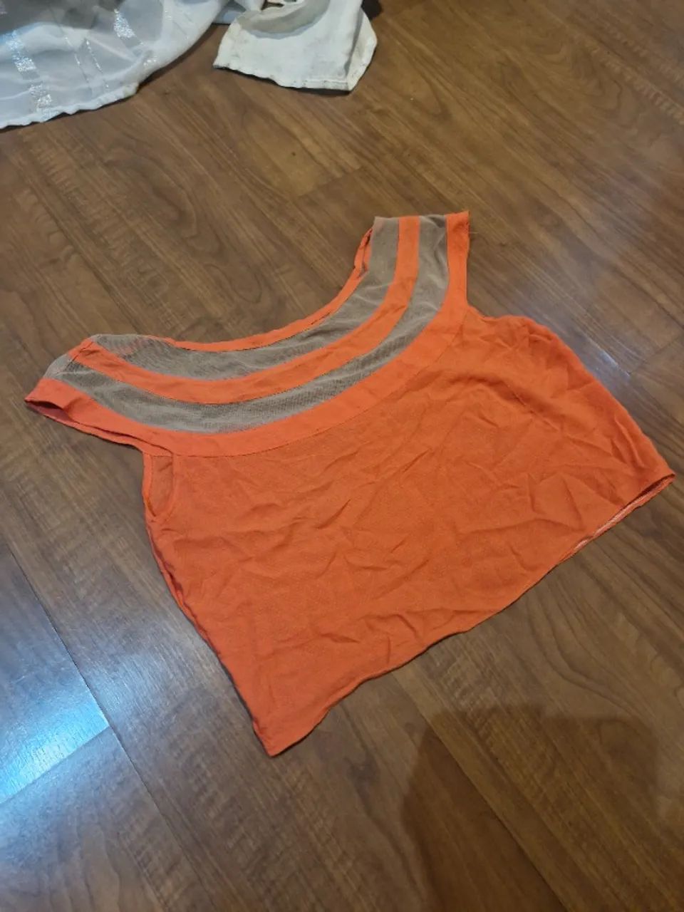 Cropped decote ombro a ombro