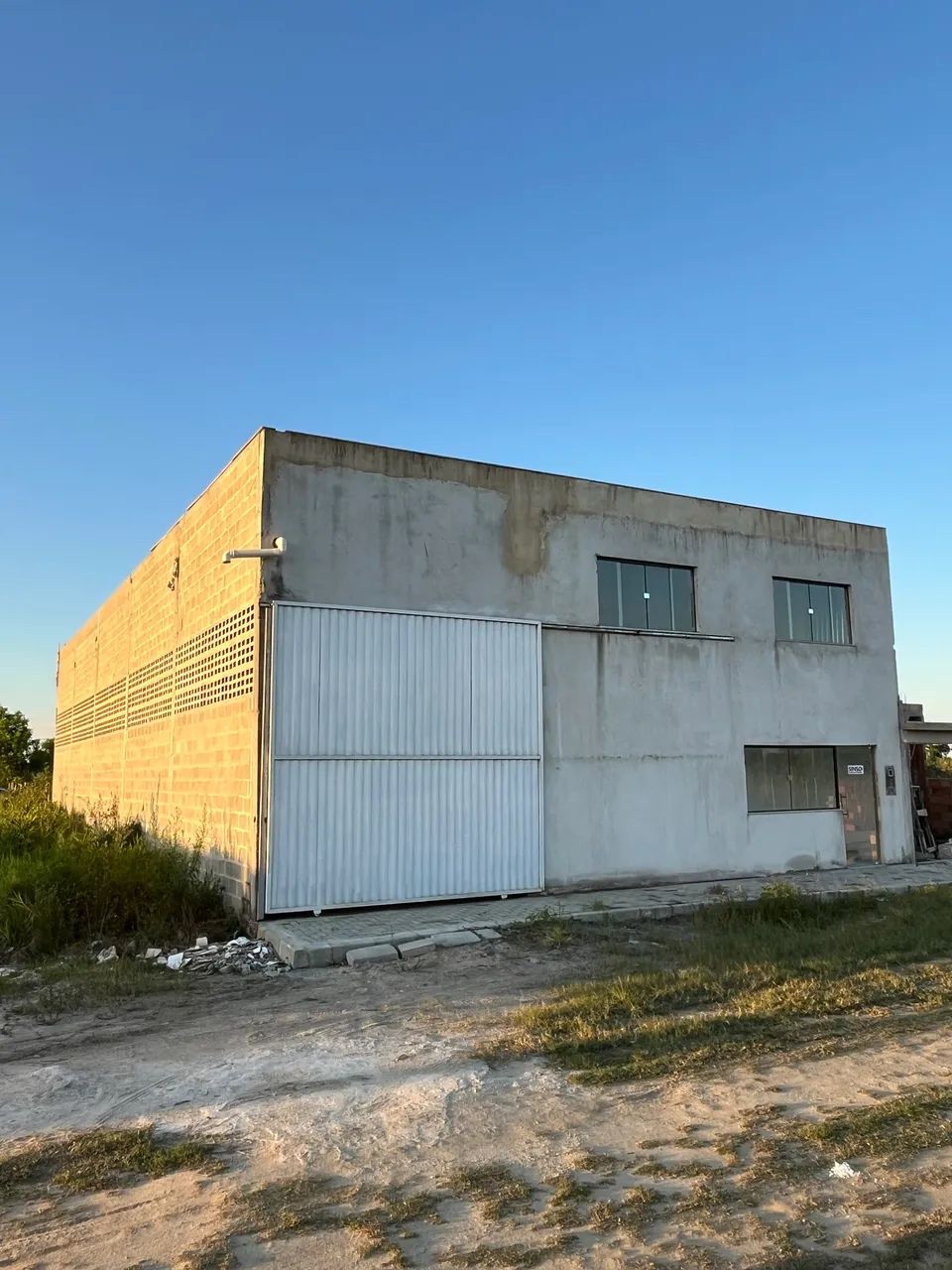 Galpão 300 m² 