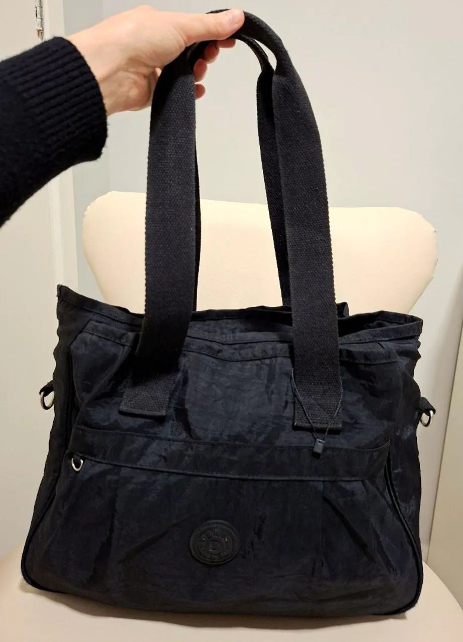 BOLSA PRETA ELEGANTE E VERSÁTIL - PERFEITA, PRÁTICA, LINDA, MATERIAL DE ALTA QUALIDADE 