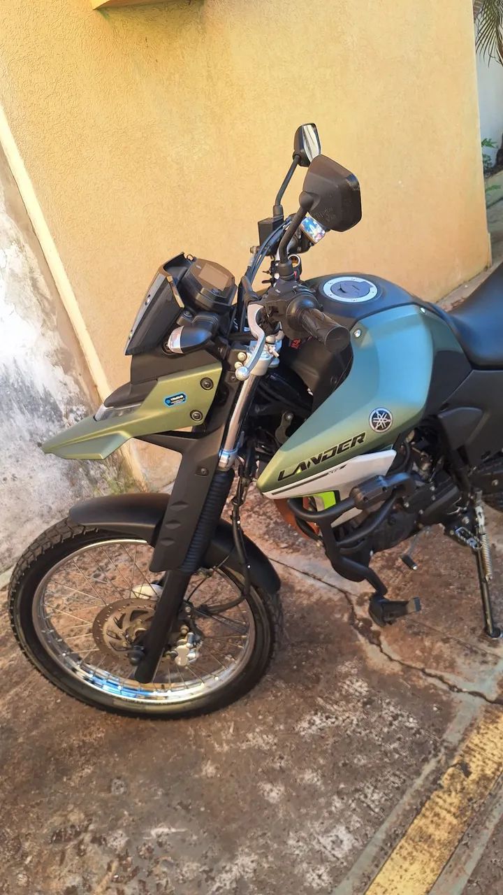 Lander nova. Excelente estado de conservação  - Foto 2