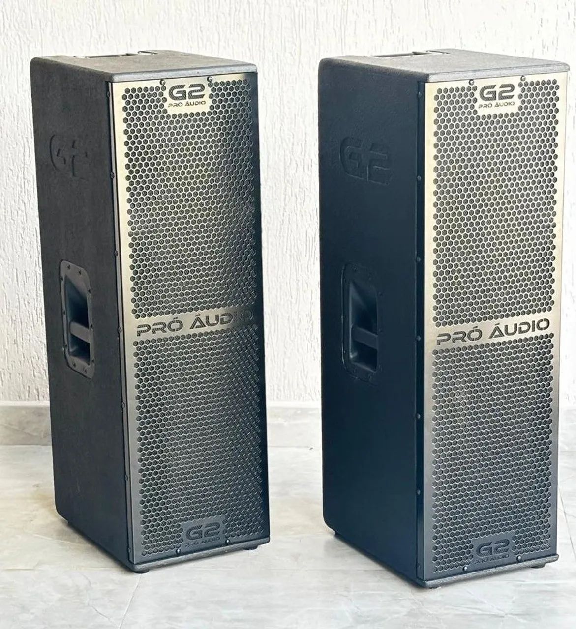 PAR DE LINE VERTICAL 210 + 2 T.I  1200 RMS<br> G² PRÓ ÁUDIO