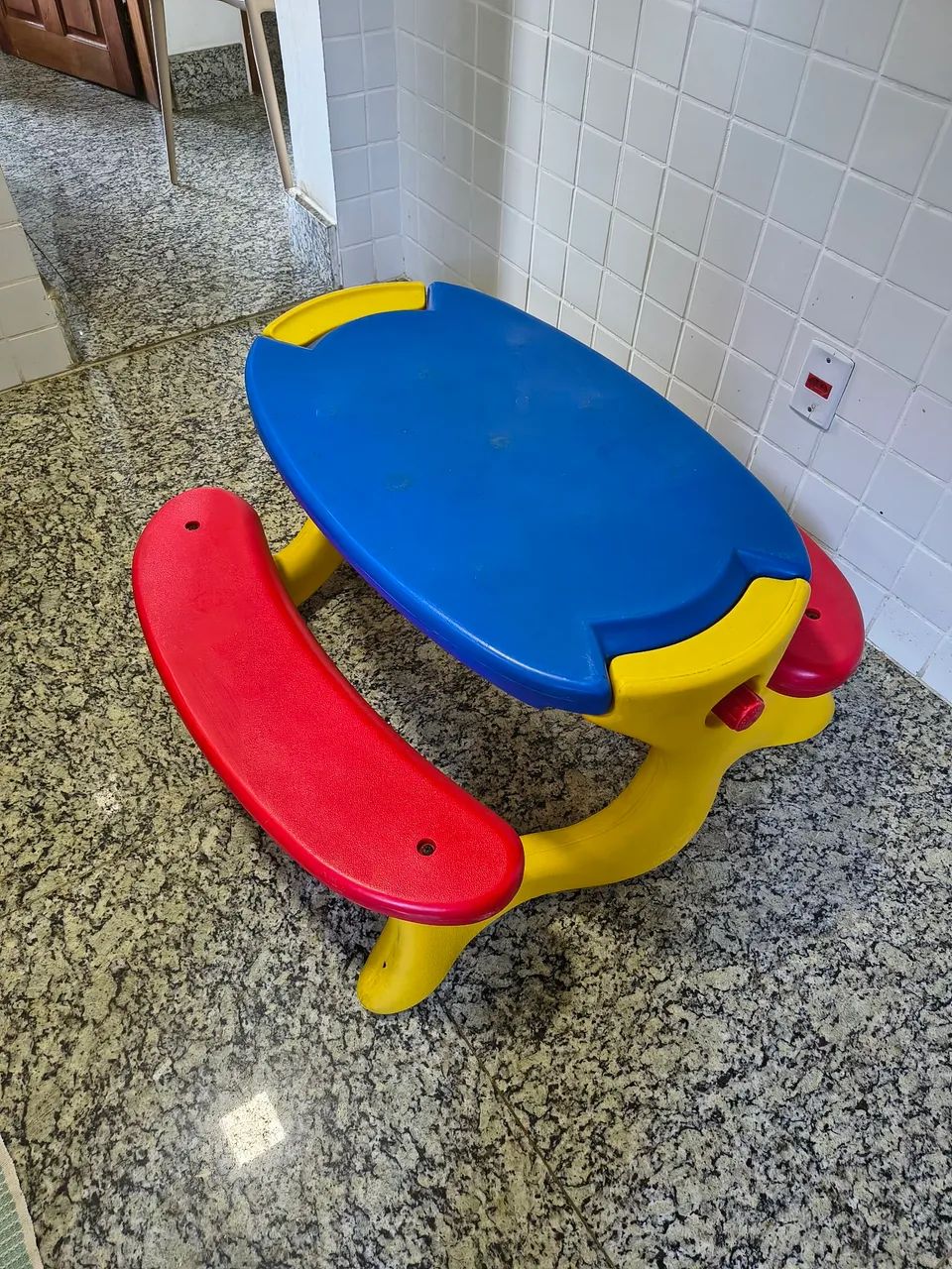 Mesa infantil marca bandeirante