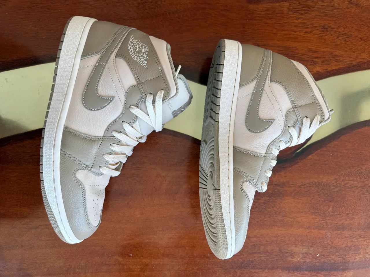Tênis Air jordan 1 mid bege  - Foto 5