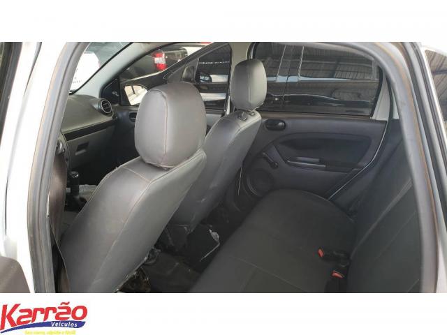 Ford Fiesta Sedan - Foto 4