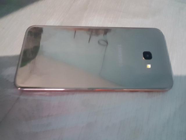 Vende-se celular