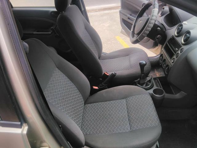 Vendo Fiesta Sedan 1.6 2007 flex falar Elcio Cel - Foto 2