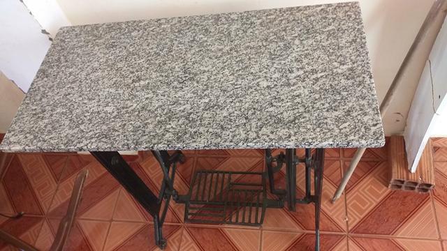 Mesa para máquina de costura