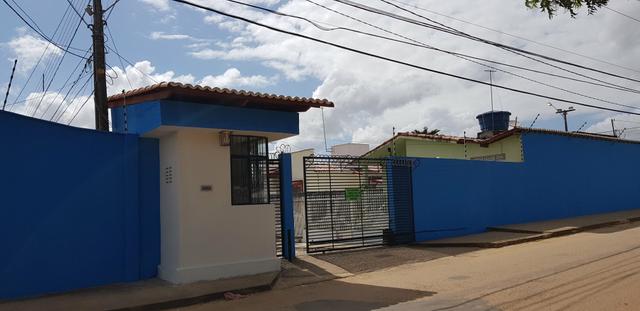 Vendo casa bem construída 180m2 Cond. Fechado