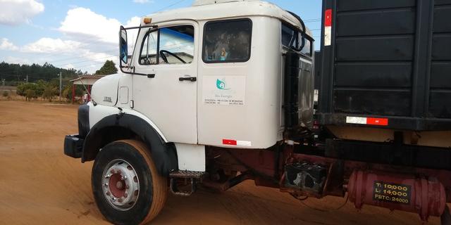 Vendo ou troco caminhão toco ou retroescavadeira - Foto 4