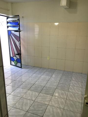 01 Quitinete próximo a UECE e ao Mercado Cometa da Avenida Dedé Brasil (Sillas Mungumba) - Foto 7