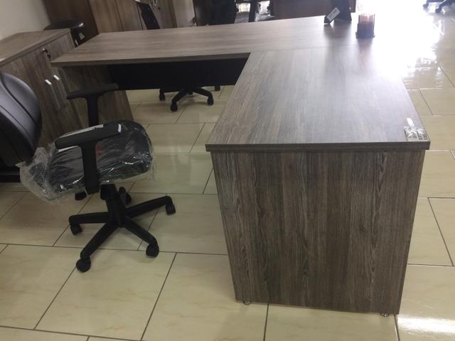 Mesa L Escritório 1,50x1,70 nova - Foto 2