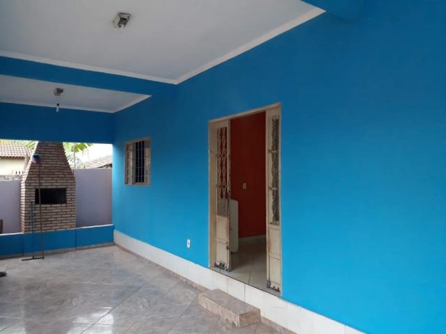 Casa espaçosa localizada no bairro Dom Bosco, com 3 Quartos