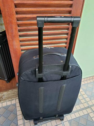 Mala de viagem Preta- grande e com Rodinha - Foto 2