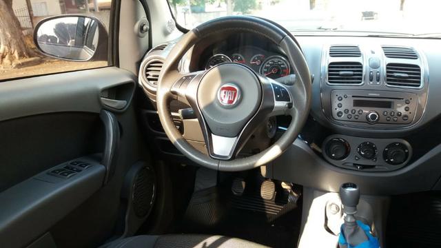 Grand siena 1.6 essence com piloto automatico - Foto 7