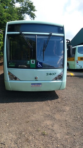 Ônibus urbano motor trazeiro 