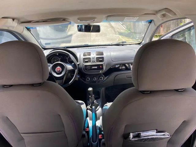 Vendo Fiat Palio Atrative 2017 excelente  - Foto 6