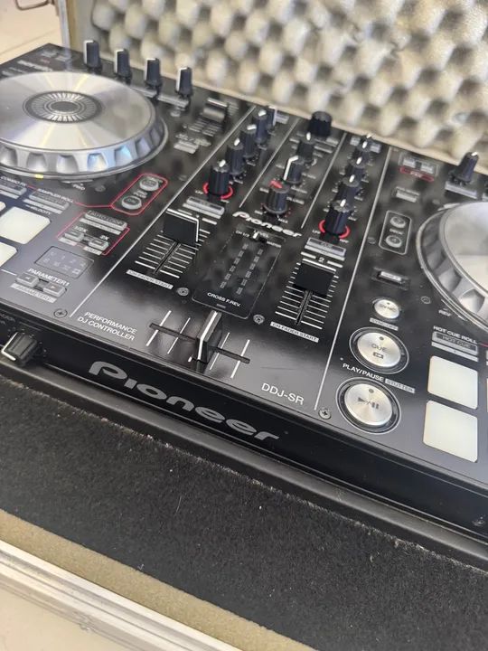 Controladora Pioneer DDJ-SR - Equipamentos e Acessórios de Som - Setor  Marista, Goiânia 1342268405 | OLX