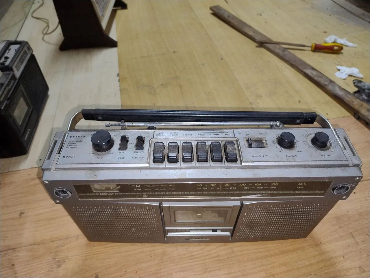 Rádio Gravador Sanyo - Vintage - Ótimo estado - Foto 2