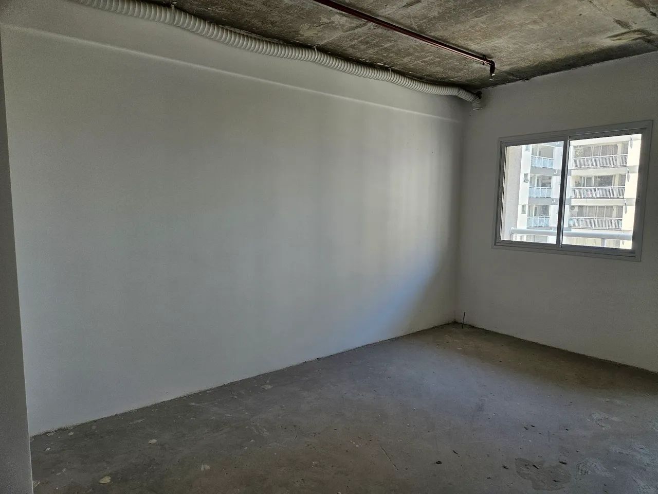 Sala Comercial em Santos. Novíssima sala. - Foto 6