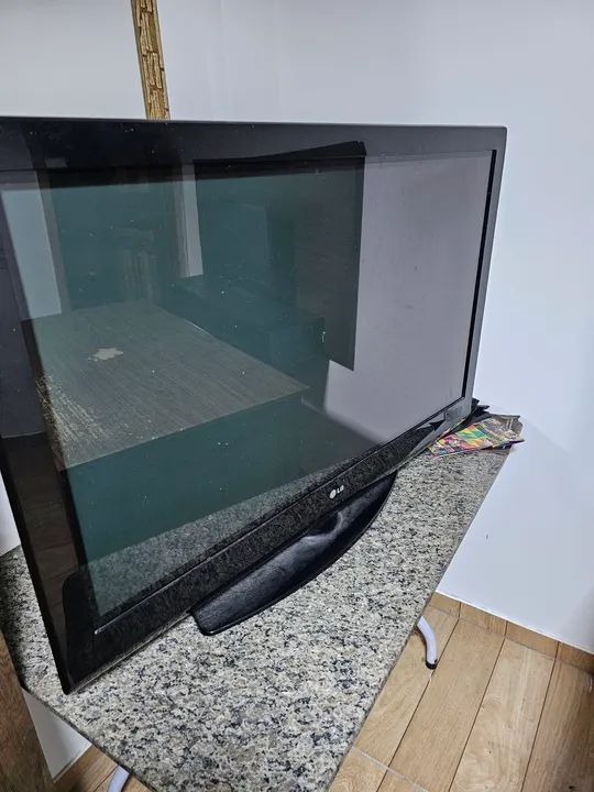 TV LG 42 polegadas64167730233729121