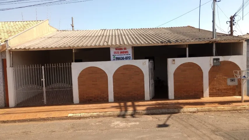Ótima casa no bairro moreninha I com 3 quartos