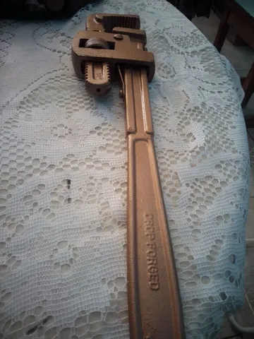 Chave de grifo 18" semi nova