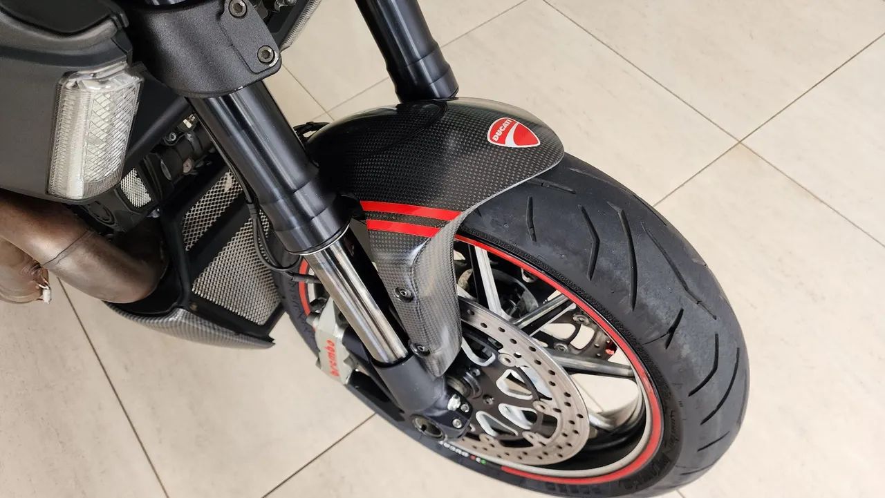 Ducati Diavel Carbon 2013/2013 - Foto 7