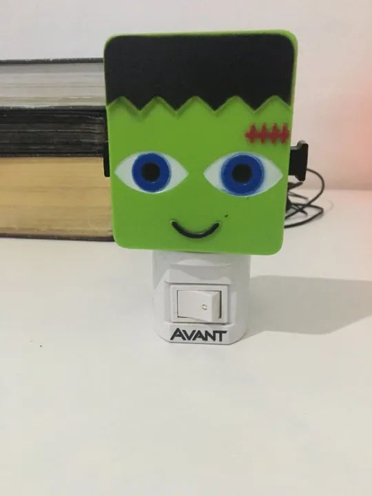 Aparelho de luz led franquistein