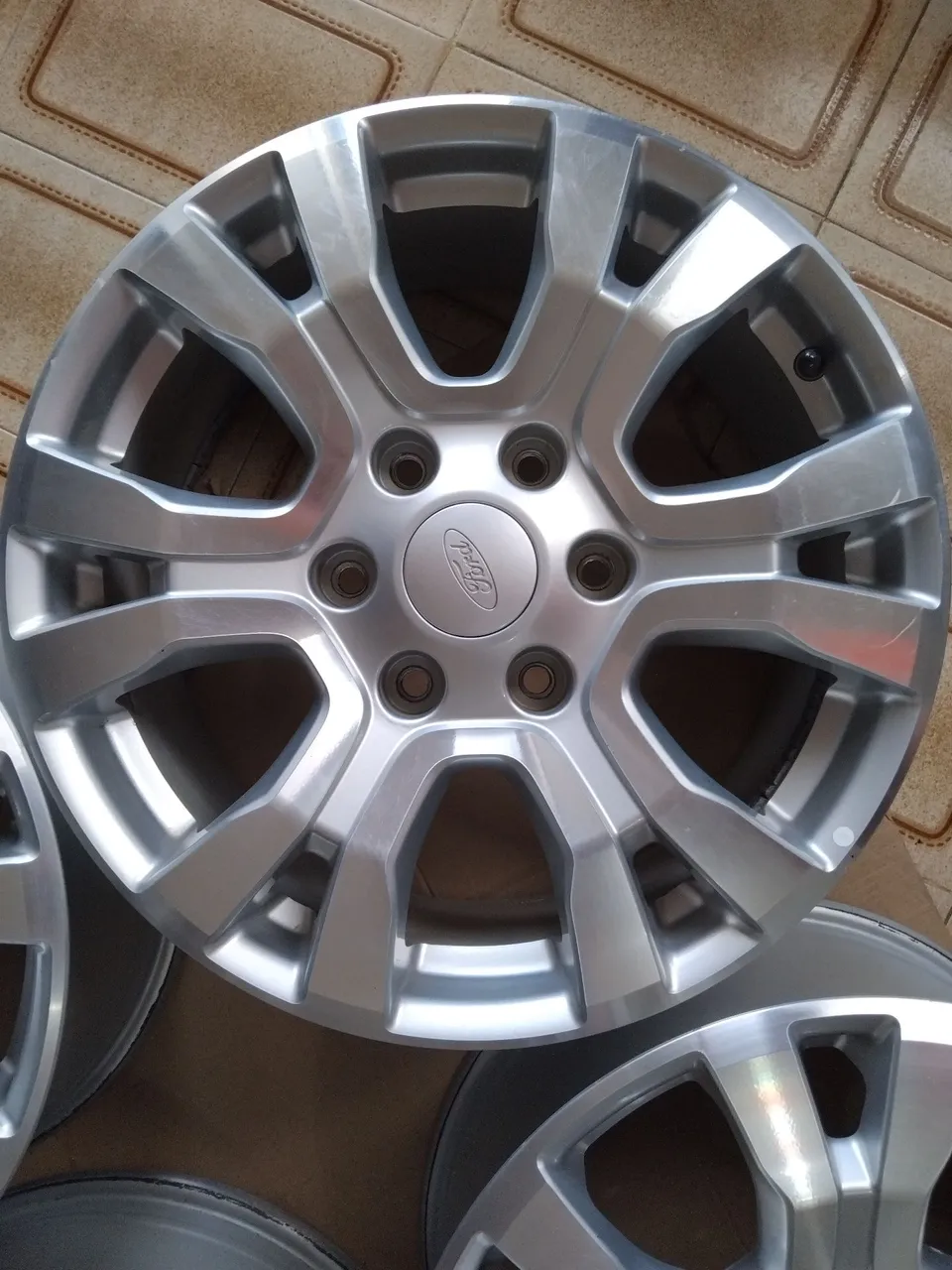 Conjunto de Rodas com Jantes e Calotas - Ford Ranger 