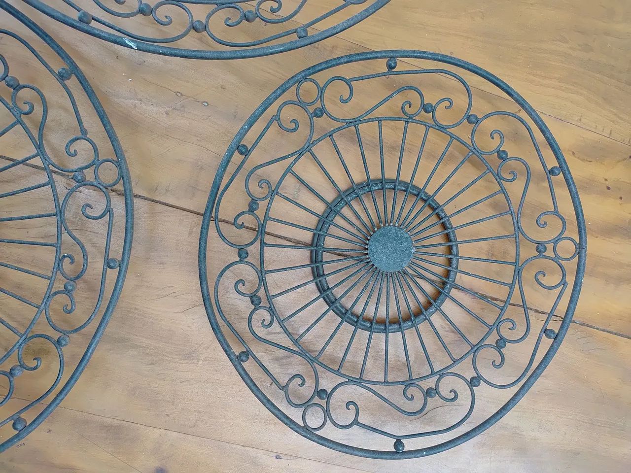 3 Decorações de Ferro para Jardim - Foto 3