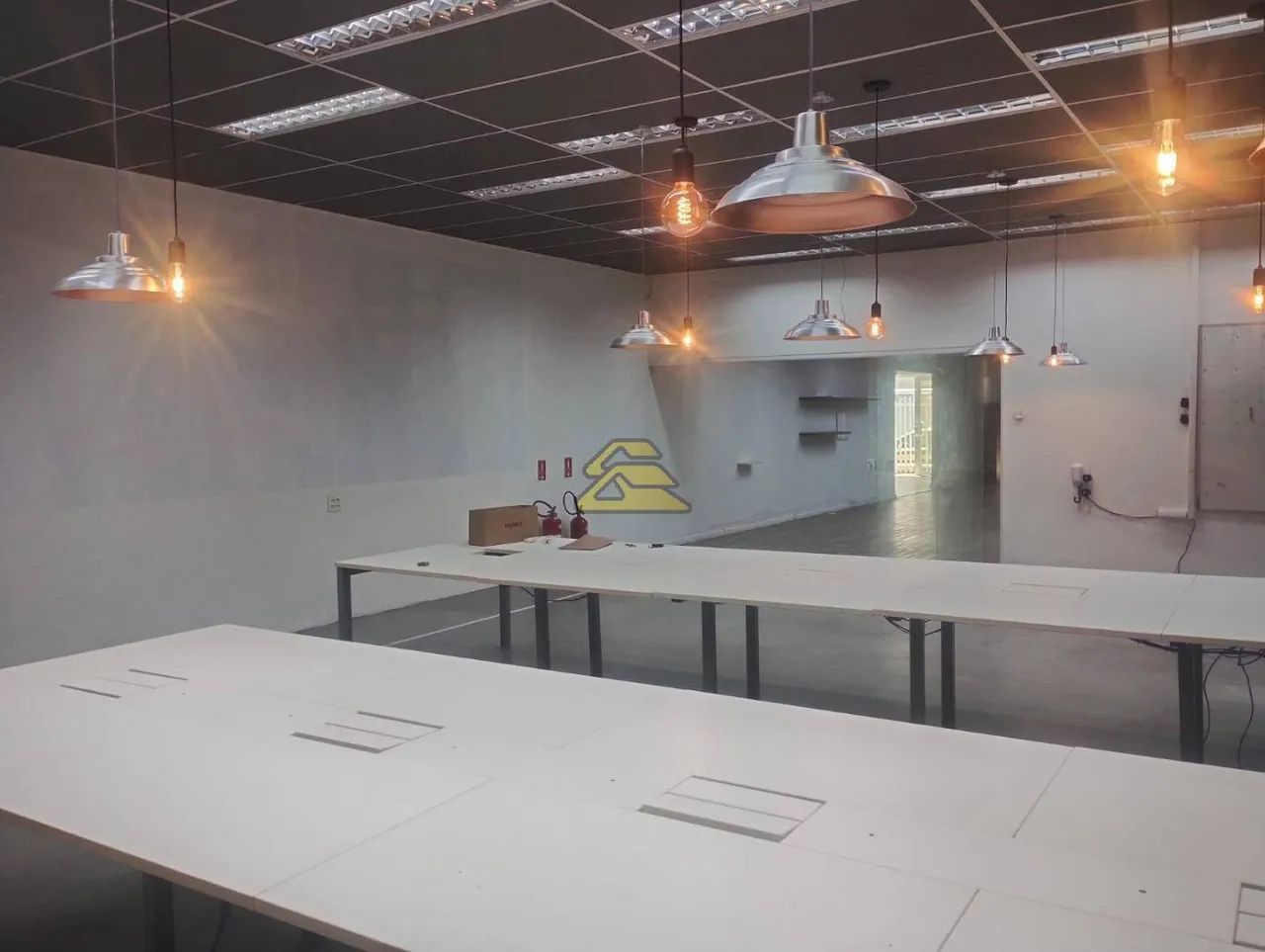 Loja espetacular com 600m² e 11 vagas de garagem, localizada no coração de Botafogo! - Foto 4