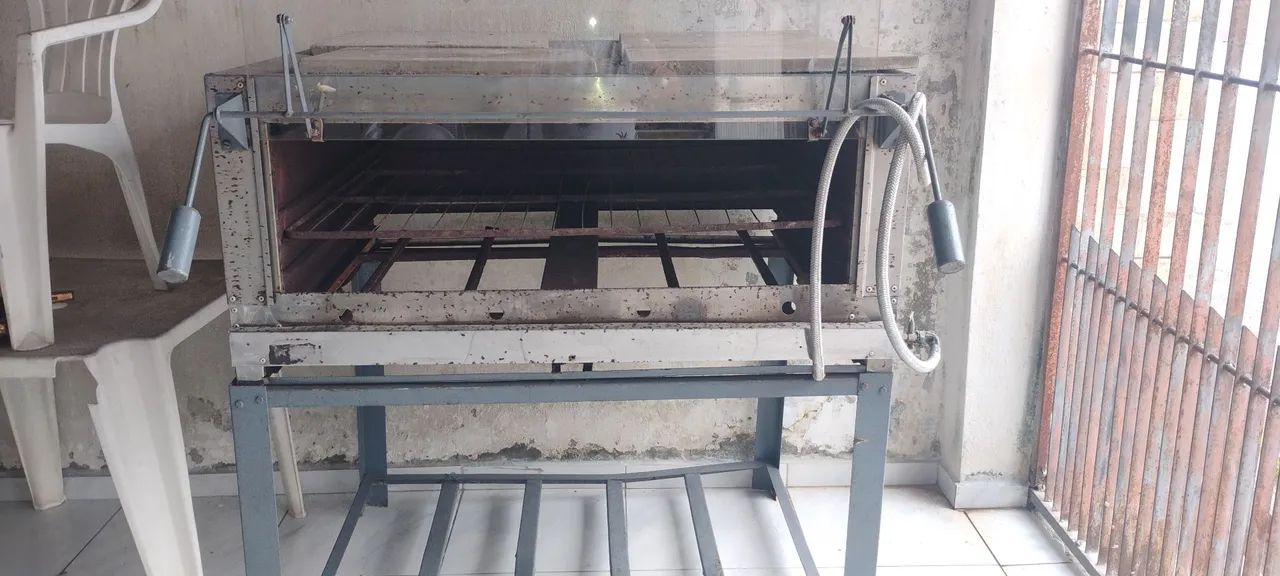 Forno de Pizza a Gás.